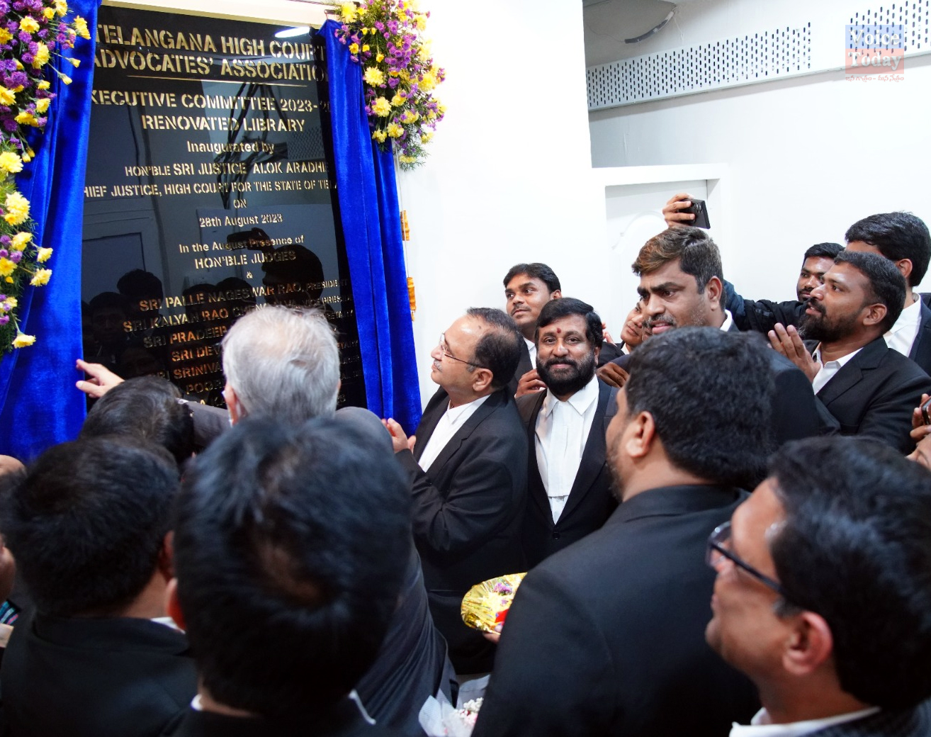 High Court Chief Justice Alok Aradeh inaugurated the library