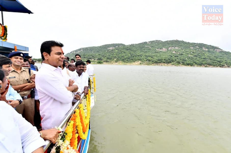 Driving the KTR boat in Mid Maneru