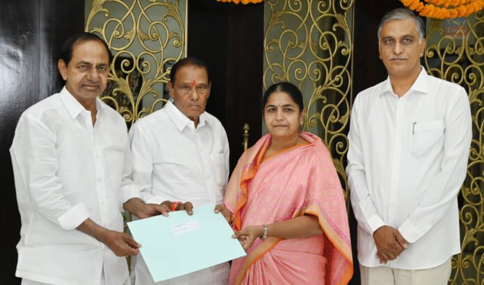 CM KCR presented B-Form to Sunita Lakshmareddy