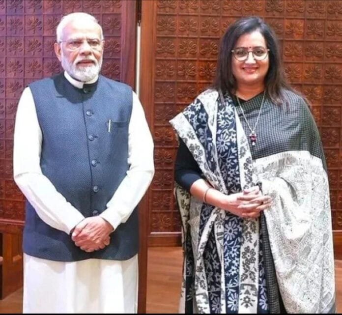 Film actress Sumalatha to join BJP party* Film actress Sumalatha to join BJP party*