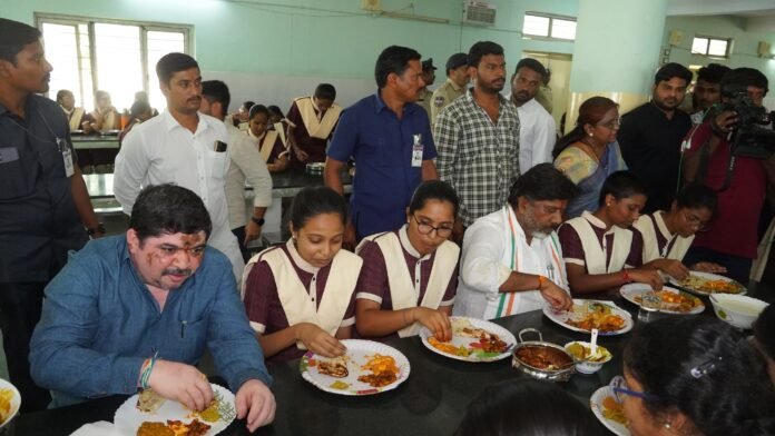 Minister Ponnam Prabhakar Partichipated in the Birthday Celebrations of Deputy CM Batti Vikramarka