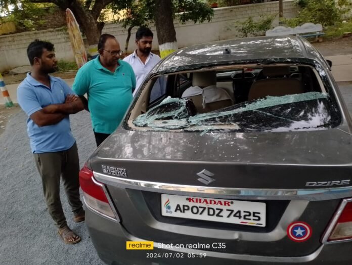 The miscreants broke the windows of the Municipal Commissioner's car.