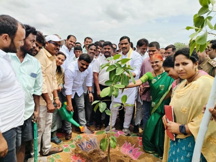 Ilaiyya MLC Mallanna of Whip Birla who toured the mandal