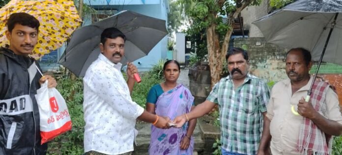 Distribution of pensions in heavy rains