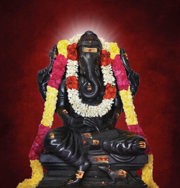 Special Abhishekam to Sri Sakshiganapati Swamy