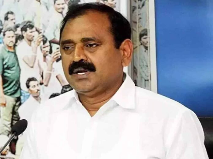 Vigilance notices for former TTD chairman Bhumana and former EO Dharma Reddy