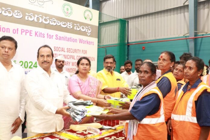 We will work for the welfare of workers - MLA Arani Srinivasulu We will work for the welfare of workers - MLA Arani Srinivasulu