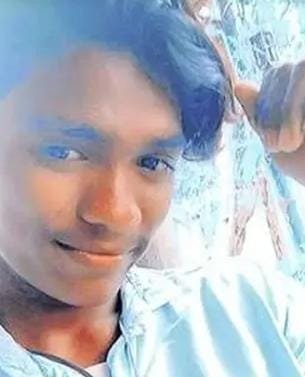 A young man died after falling under the bus A young man died after falling under the bus
