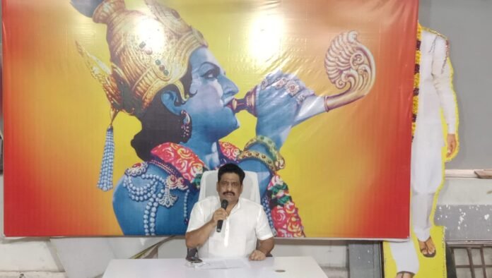 Is Ponnavolu eating rice..is he eating grass? Is Ponnavolu eating rice..is he eating grass?