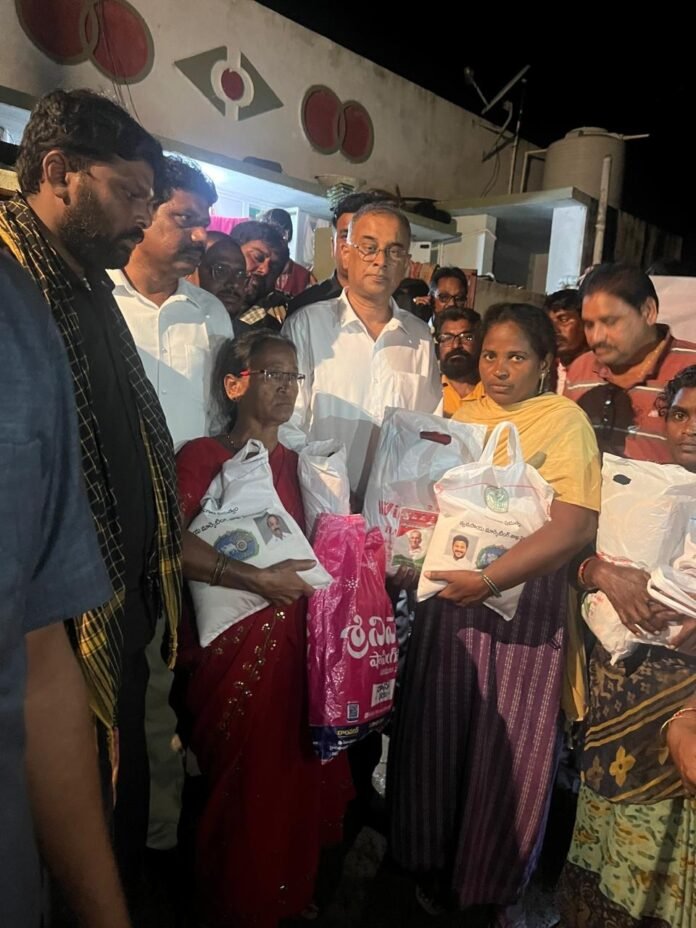 MP Raghuram Reddy gave essential kits to the flood victims MP Raghuram Reddy gave essential kits to the flood victims