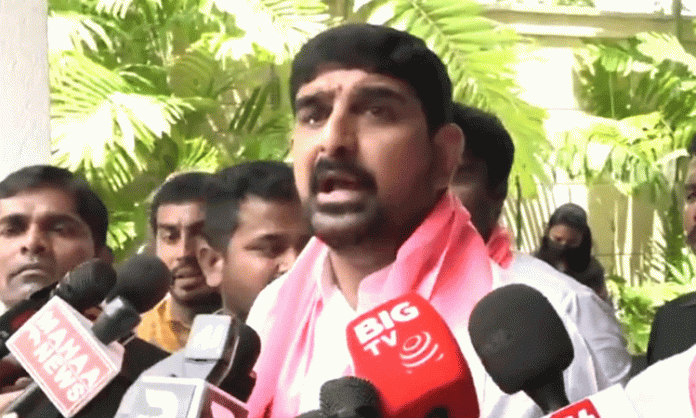 You have no guts, Even though so many people came, I did not even pluk my hair