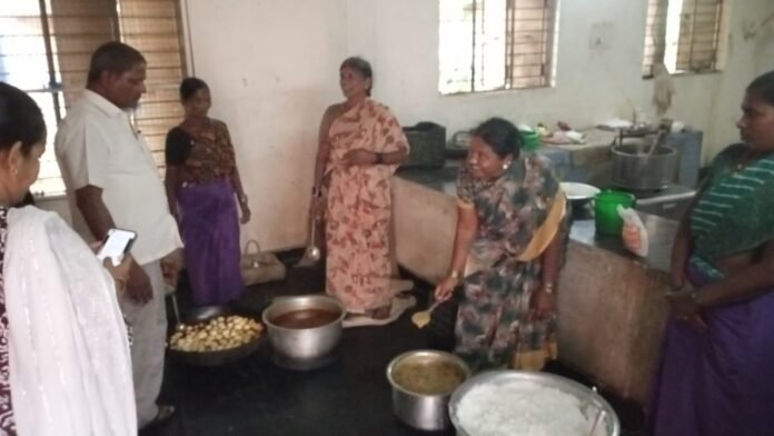 Three days of training classes for mid day meal organizers.MEO Rama Venkateshwarlu Three days of training classes for mid day meal organizers.MEO Rama Venkateshwarlu
