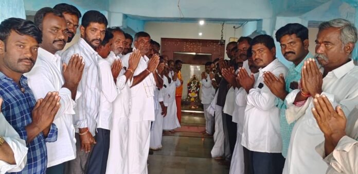 YCP leaders conducted special pujas as per the orders of the leader YCP leaders conducted special pujas as per the orders of the leader