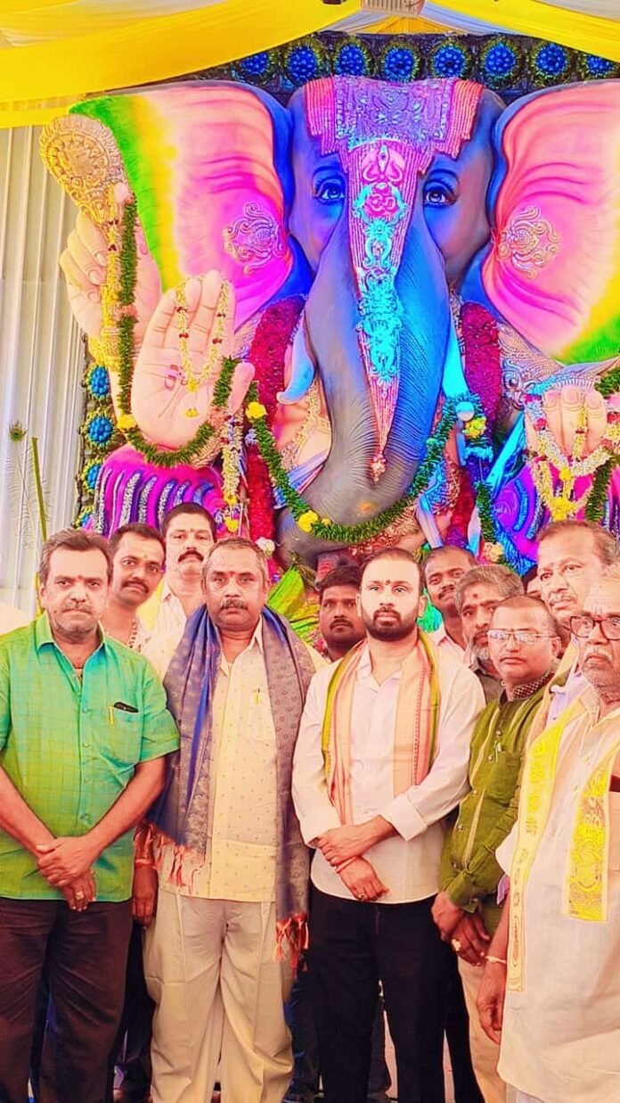 Badwelu TDP youth leader Ritish Reddy visited Lord Vinayaka Badwelu TDP youth leader Ritish Reddy visited Lord Vinayaka