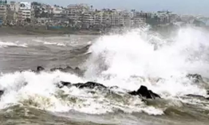 A severe cyclone crossed the coast at Puri A severe cyclone crossed the coast at Puri
