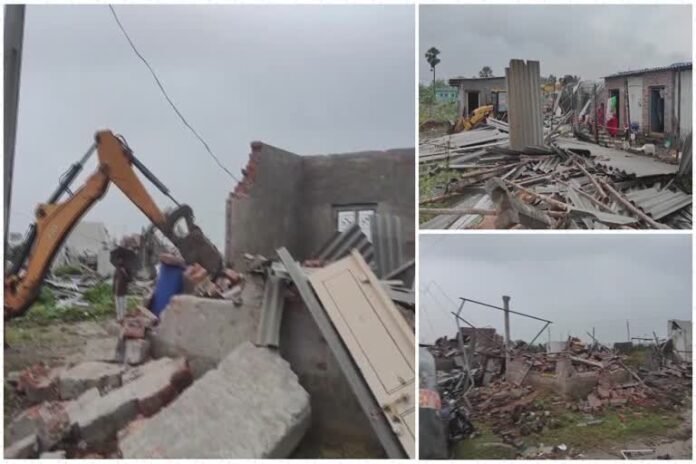 Demolition of illegal buildings..Tension Demolition of illegal buildings..Tension