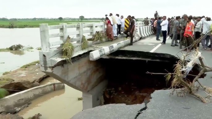 Deputy CM Bhatti inspected the damaged bridges Deputy CM Bhatti inspected the damaged bridges
