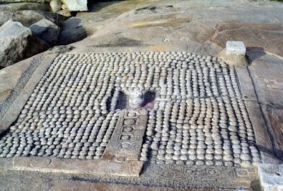Making crores of lingas
