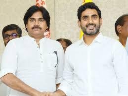 Nara Lokesh, Pawan Kalyan Ku Women Selfie Video From Qatar