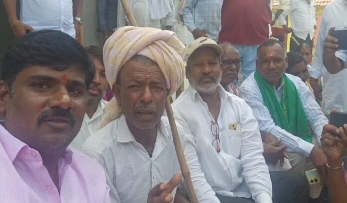 Selfies protest for loan waiver by farmers
