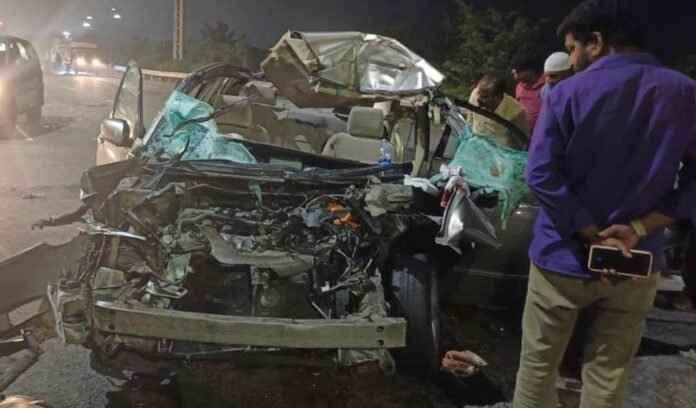Two killed and three injured in a road accident Two killed and three injured in a road accident