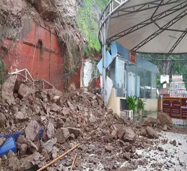 Ruined cliffs on Indrakiladri