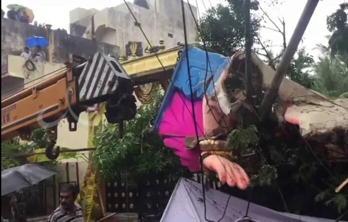 Ganesh statue that fell on the tank embankment