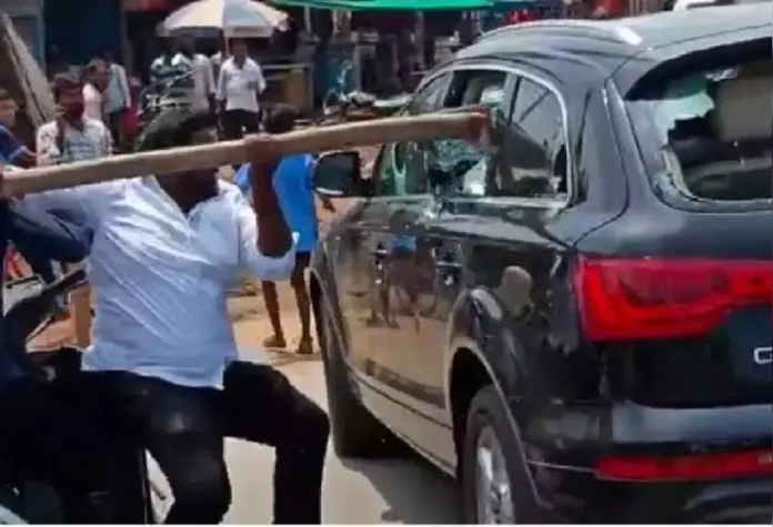 YCP attack on TDP leaders