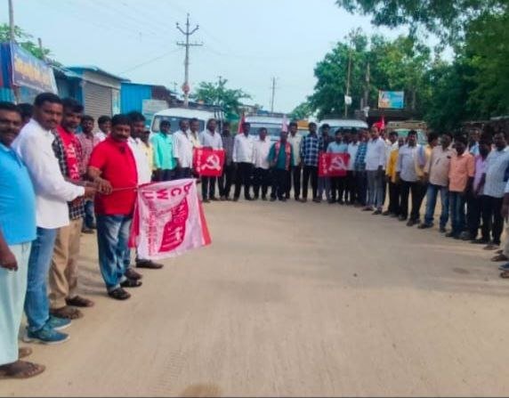 CITU leaders moved to Hyderabad