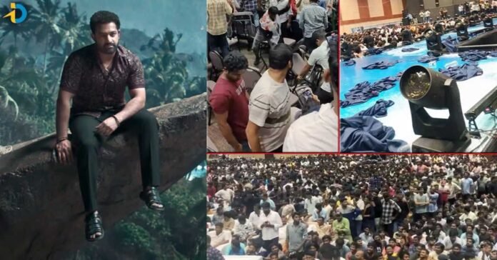 Fans poured in.. the event was cancelled