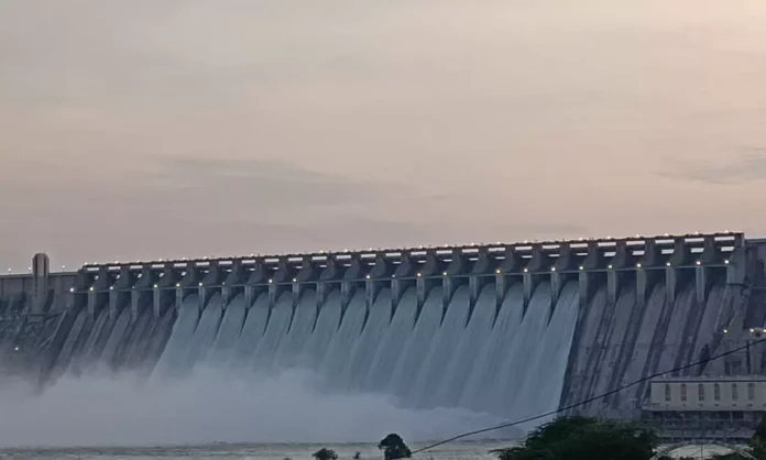 Continued flow of water to left canal of Sagar brokeoff at Kahira Ramachandrapuram