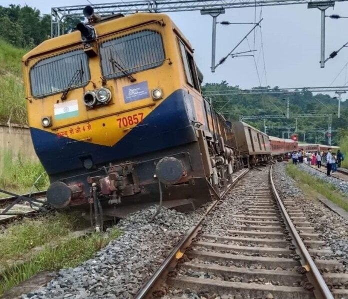 Train derailed in Assam..Passengers are safe Train derailed in Assam..Passengers are safe