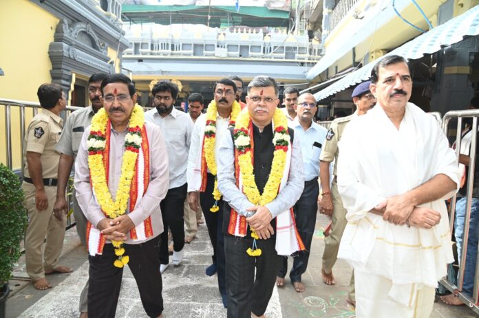 Minister Narayana visited Durgamma