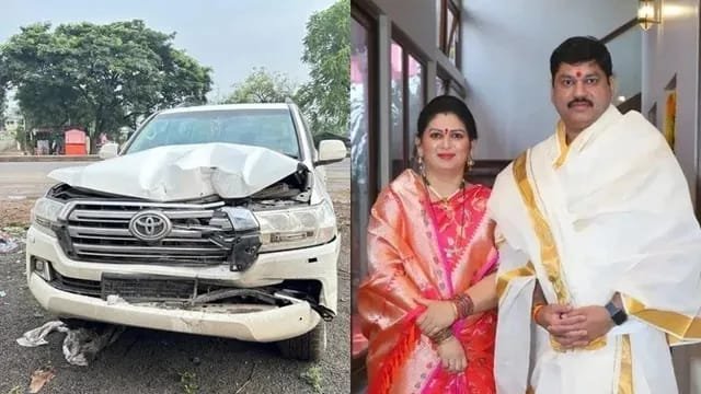 Minister Dhananjay Munde's wife's car accident