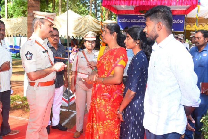 Additional Corpus Fund check will be given to police family Additional Corpus Fund check will be given to police family