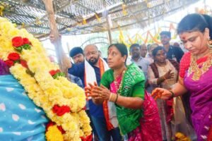 The government will not persist until it is recognized as a national festival: Minister Konda Surekha..