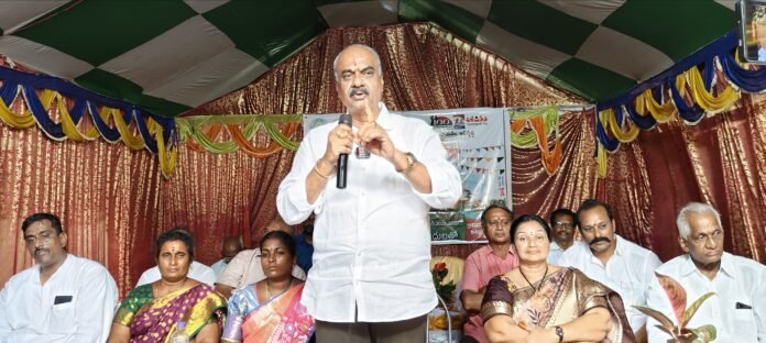 Contribute to development. Stop corruption. Contribute to development. Stop corruption.