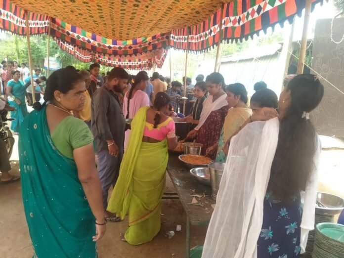 Madhavaram Kanakadurga Ammavari huge Anna Samaradhana Madhavaram Kanakadurga Ammavari huge Anna Samaradhana