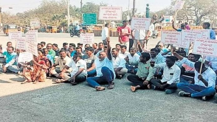 Farmers' Maha Dharna at Jagityala District Centre