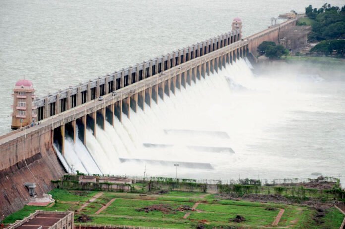 Heavy flood water to Tungabhadra Heavy flood water to Tungabhadra