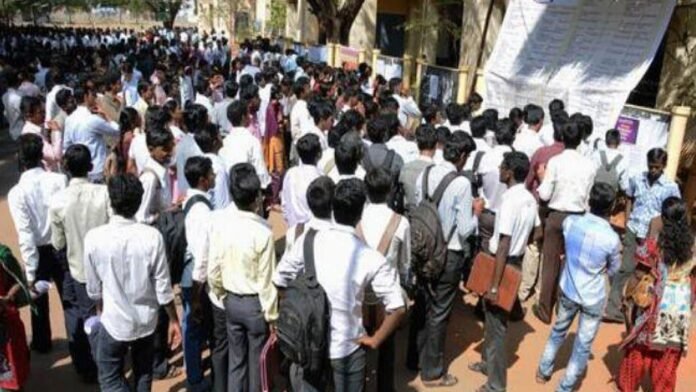 The unemployment rate reached 17.5 percent The unemployment rate reached 17.5 percent
