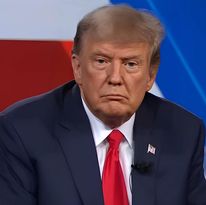 Elon Musk behind Trump