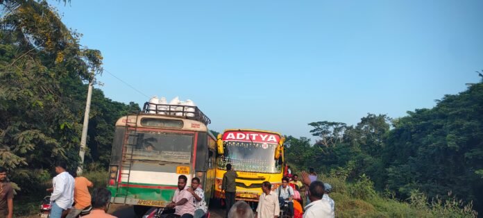 Two buses collided Two buses collided