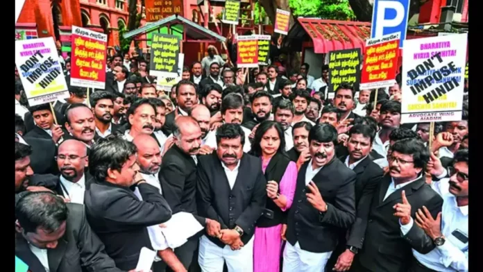 Chilakaluripet lawyers boycotted court duties Chilakaluripet lawyers boycotted court duties