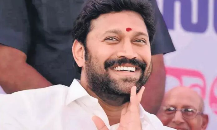 The family of MP Avinash Reddy who grabbed the land The family of MP Avinash Reddy who grabbed the land