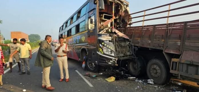 Bus hit lorry.. Woman died