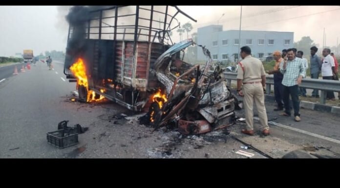 A lorry and a van collide on the national highway