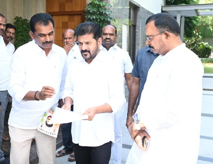 The MLA met the Chief Minister who is coming to Vanaparthi soon