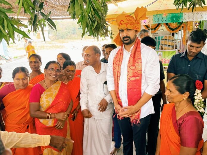 Padi Kaushik Reddy participated in the Dubba Mallanna fair.