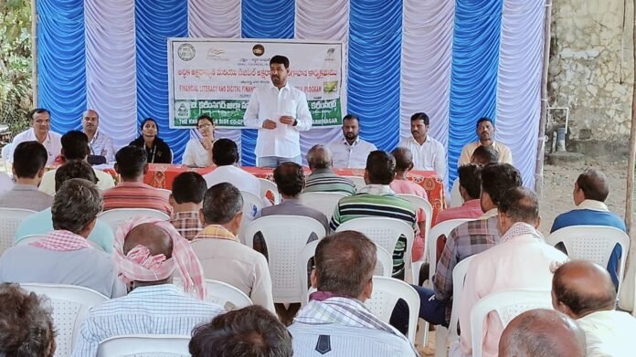 Everyone should develop awareness about cashless transactions Everyone should develop awareness about cashless transactions